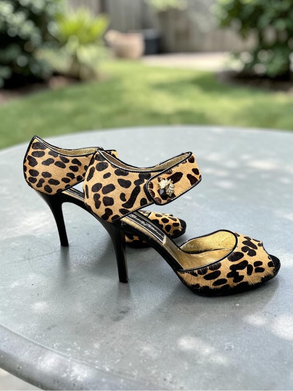 Beverly Feldman Leopard Print Calf Hair Stiletto Heels 8M Ladybug Accent - Picture 5 of 9